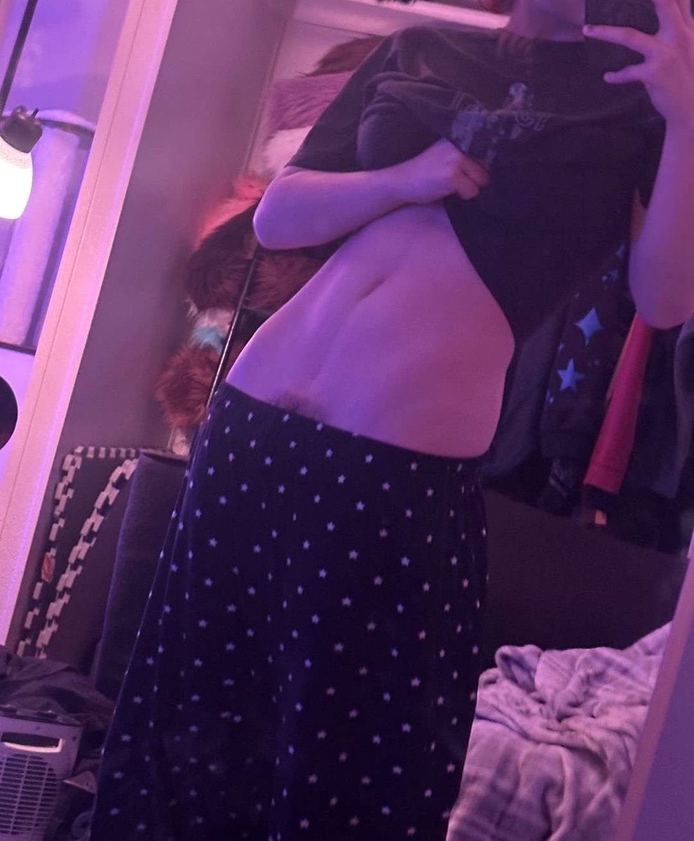 Taywfsh's tweet photo. Hii #nsfwtwt intro~

new here♡

୨୧ 18, she/her
୨୧ soft and hard kinks
୨୧ bi
୨୧ faceless princess 
୨୧ dms open, mdni
↻ + ♡ dms open but talk to me nice  #nsfwtwtًً  #nsfwㅤㅤ https://t.co/jytnk5BTDL