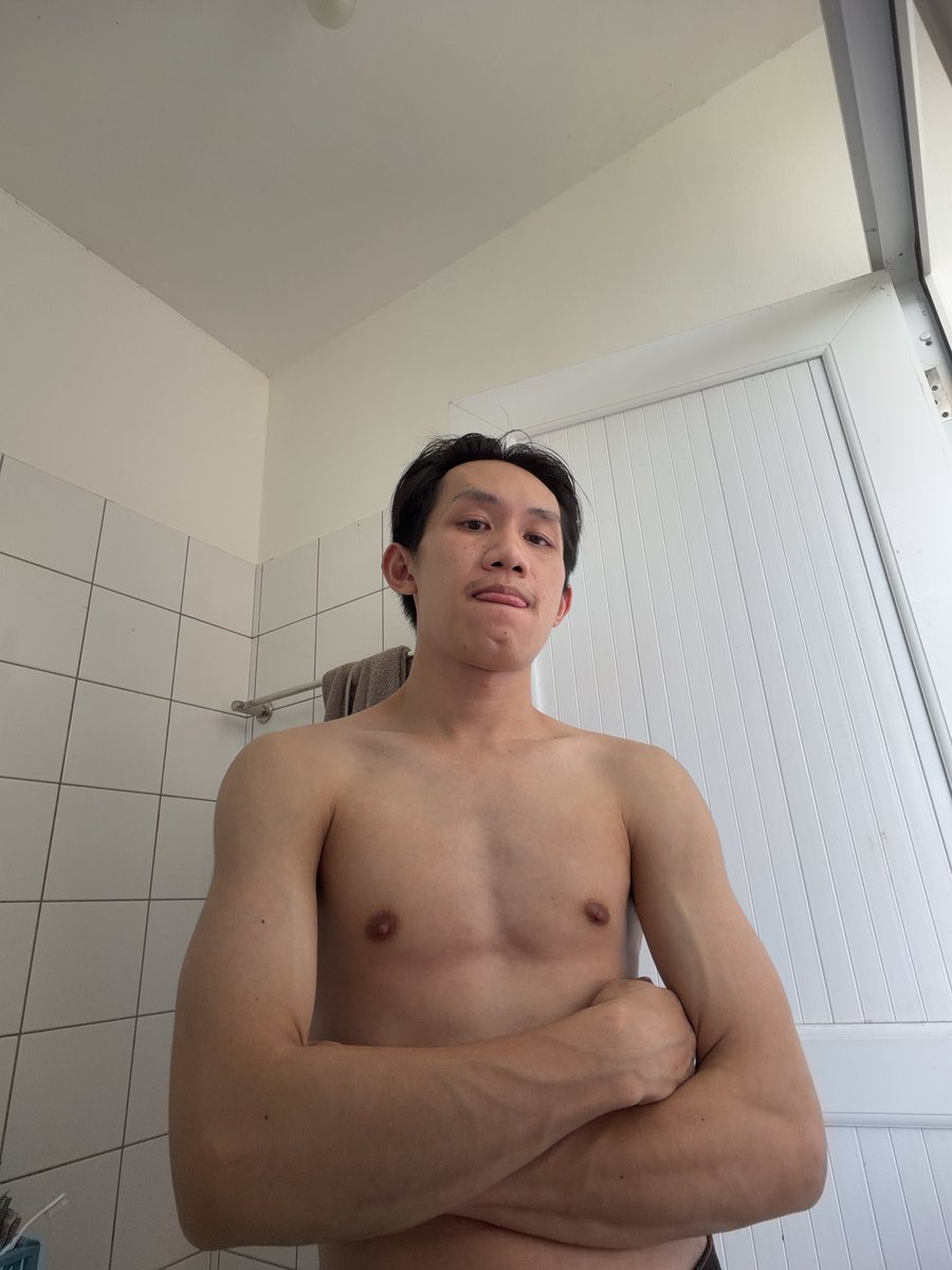 sknpyk's tweet photo. อาบน้ำไปทำงาน ขี้เกียจจังเว้ยย  #ปลวกแดง #บ่อวิน #มาบยางพร #ระยอง https://t.co/rMrTYux3kb