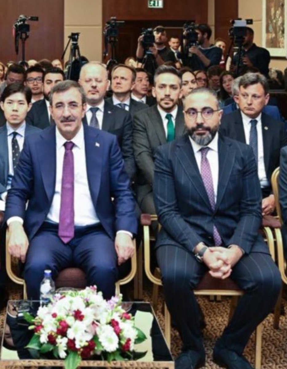 Ankara1903_06's tweet photo. @Akparti @RTErdogan Sayin Cumhurbaşkanım 
Biz fon almadık 
Devlet yetkililerinin fabrikasını açtığı 
#kontr
#kontrolmatik teknoloji hissesi aldık 
Ancak 
3 yildir aralıksız düşüyor
53 liradan 2 liraya düştü 
313.000 yatırımcı aileleri ile birlikte 1.000.000 kisi burada battı 
Lütfen duyun sesimizi https://t.co/L2IQNBFgxR