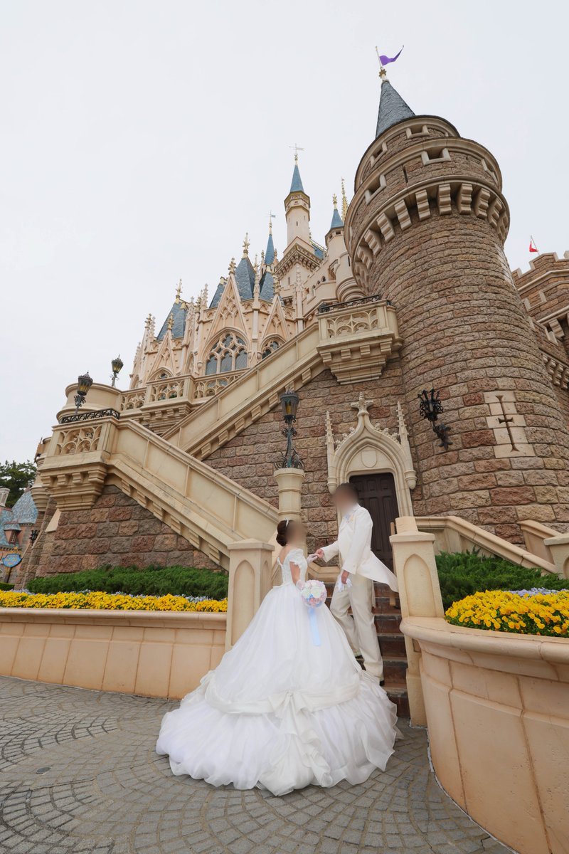 Yuimass_C's tweet photo. ディズニーウエディングした人だけが撮影できる貸切のディズニーパークでの前撮りプラン✨️

めちゃめちゃ素敵です....... https://t.co/j4VGYDcgV1