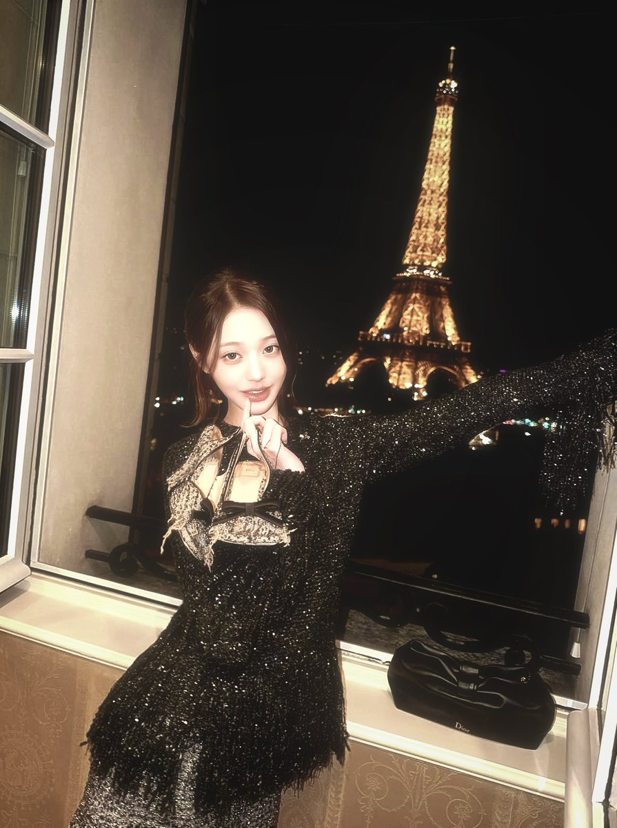 onlyforyoung10's tweet photo. Wonyoung’s presence honors Dior heritage.

#WonyoungDiorSummer27
#JANGWONYOUNG
#WONYOUNG
#DiorSummer27 @Dior https://t.co/uJhB1VZyV7
