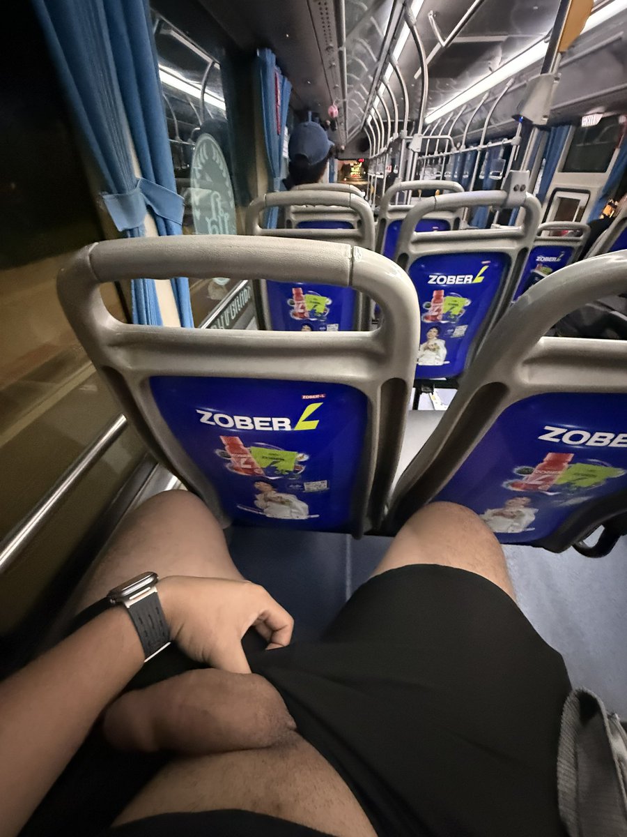 BearbearX56's tweet photo. ไม่มีโอกาสนั่งรถเมย์เลย ถือโอกาศ ซนสะหน่อย  
รถเงียบดี https://t.co/0rbYZtiDX1