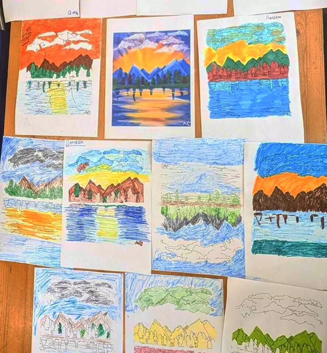 CAS_rochdale's tweet photo. Yesterday’s Women’s Workshop with Susan Paul celebrated creativity, perspective and community through a fun painting competition.
Congratulations to our winner, Sahreen! 👏🏽
There’s beauty in seeing things differently.
#casrochdale #womenworkshop #communityconnection https://t.co/1a9l3bOx4P