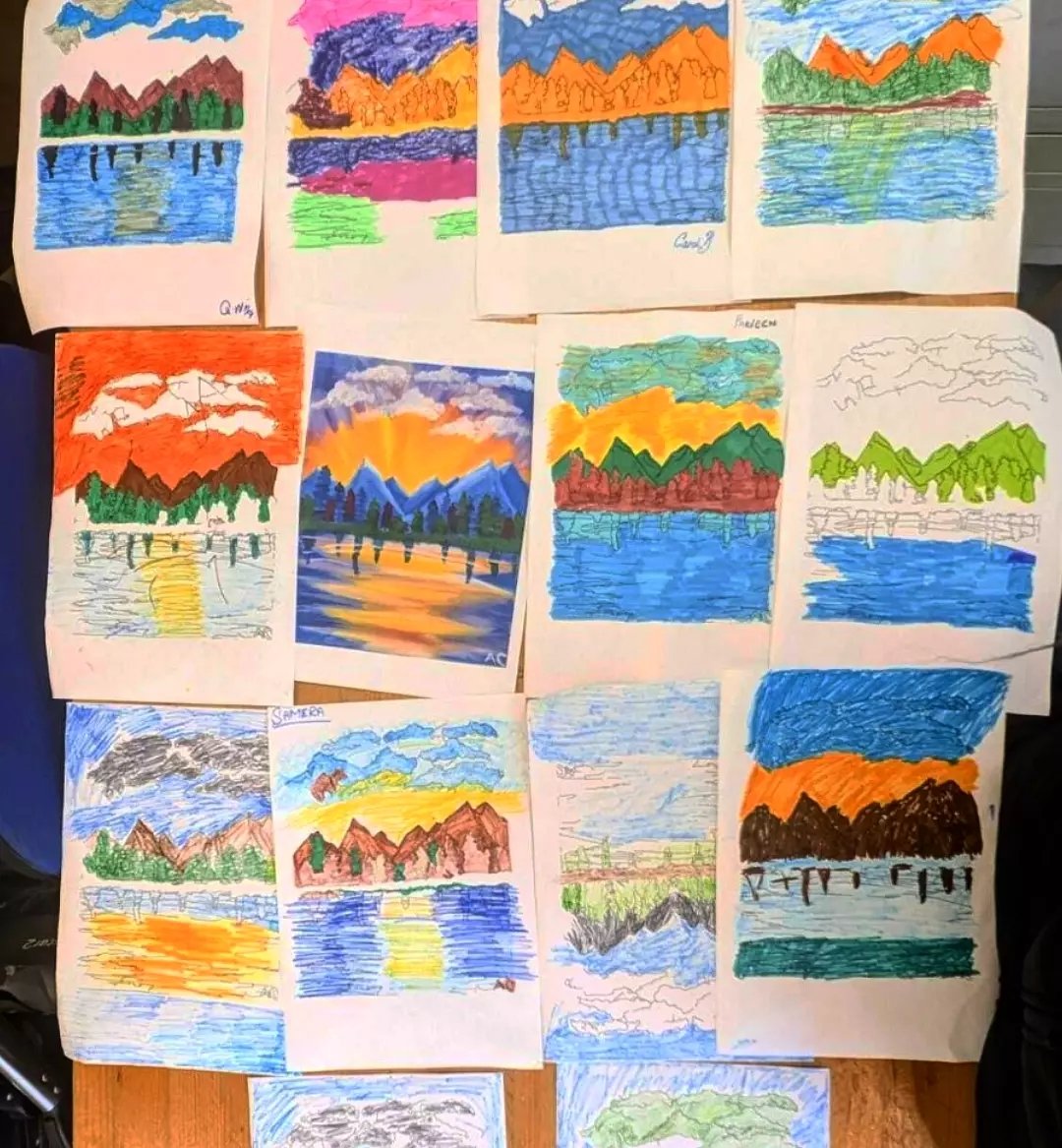 CAS_rochdale's tweet photo. Yesterday’s Women’s Workshop with Susan Paul celebrated creativity, perspective and community through a fun painting competition.
Congratulations to our winner, Sahreen! 👏🏽
There’s beauty in seeing things differently.
#casrochdale #womenworkshop #communityconnection https://t.co/1a9l3bOx4P