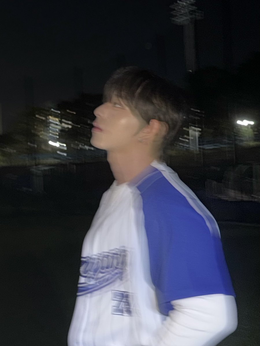 AHOF_official's tweet photo. 🫶한양대 에리카

#AHOF #아홉
#CHIHEN #즈언 https://t.co/U2j0RgHrnM