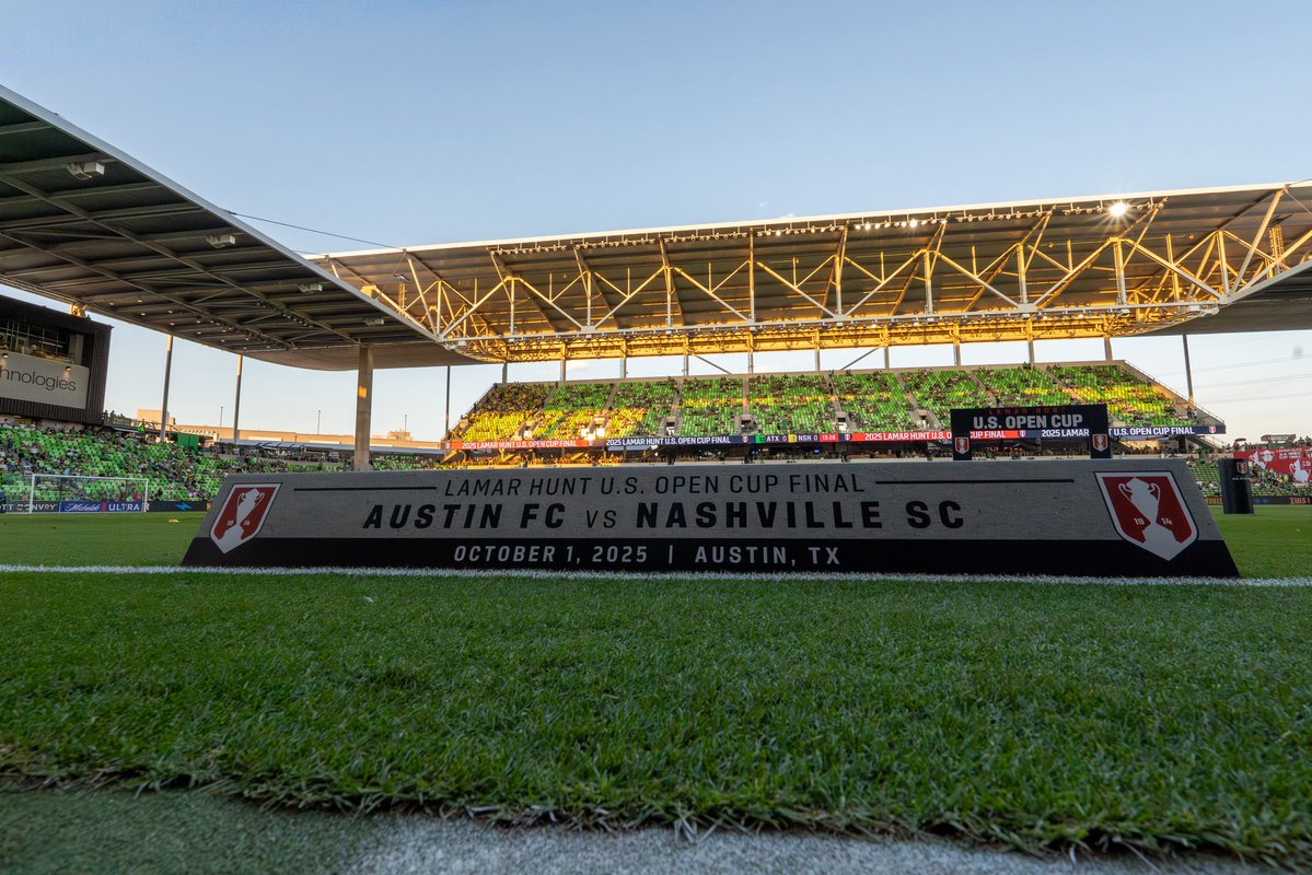 jmaza86's tweet photo. 1 year ago Nashville SC lifted their first trophy in club history. 

Thanks to your support, @615Soccer was able to attend and I was fortunate enough to shoot by the sidelines. 

Thread 🧵 of my favorite shots of that night ⬇️ https://t.co/d49gLVecZv