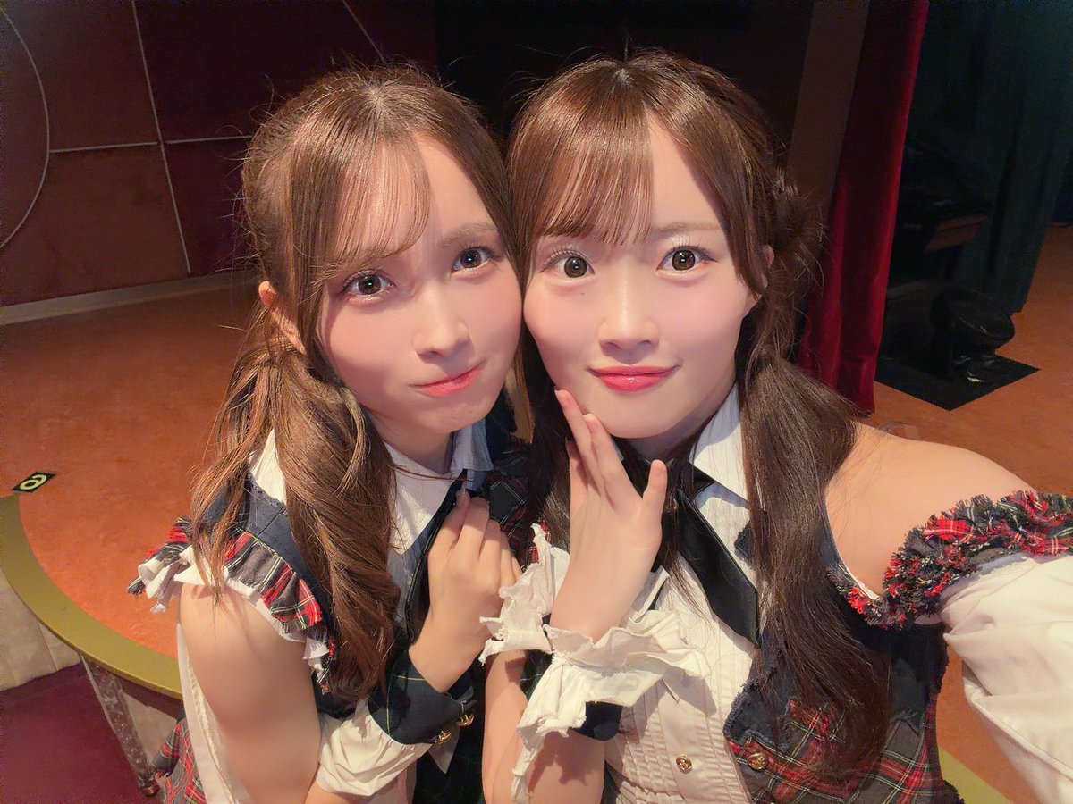 48Suzuha_16LOVE's tweet photo. 「 RESET 」 公演
ありがとうございました 🤟🏻💞

ベテランメンバーがいっぱいで
後輩やった時代を思い出して ､ ほわほわになったよ ♩
かわいいかわいいな美結ちゃんもかわいかった〜〜👶🏻
美結ちゃんのはRESET公演初共演 ! うれしい 🐱♡
CERINE vs ずんはー対決もまだまだ続きます ✊🏻 !

今日はひとつひとつの振りを指先まで繊細に !
そして 「 夢の鐘 」はなによりも気持ちを込めたよ 💫