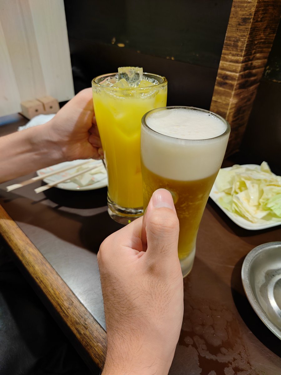 Qwesta10720's tweet photo. 羅王チャンネルと突発飲み https://t.co/jRjXn1TIZQ