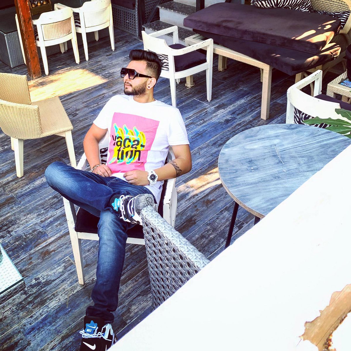 cunharog's tweet photo. Seek respect, not attention. It lasts longer🥂✌️ #instagram #instamood #instagood #photo #photography #photooftheday #chandigarh💓 #chandigarhblogger #blessed #nike #airjordan1 #gshock #tattoo #livingmybestlife 🥂 https://t.co/hXrSlBxzpj