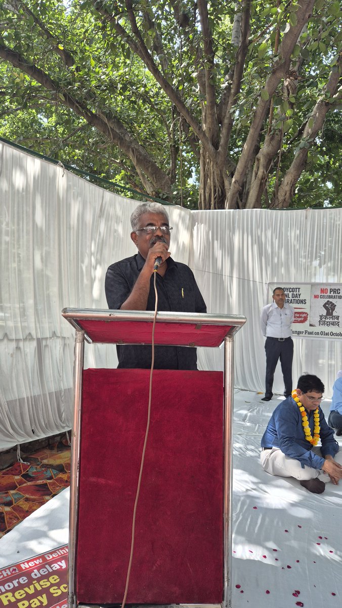 BSNLEU_2001's tweet photo. Today Hunger Strike &amp; Demonstration program of AUAB held successfully. BSNLEU's senior leaders addressed to gathering. Thanks to all AUAB Senior Leaders &amp; staff for their participation &amp; motivation. 
#3rdPRC_BSNL 
@DoT_India 
@AUAB5564
@CMDBSNL 
#Remove_Affordability_Clause https://t.co/HaMq5SyVlM