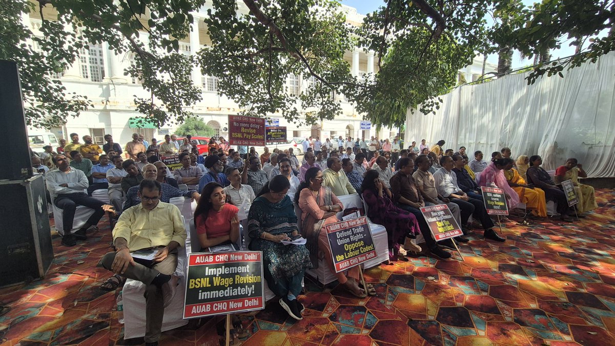 BSNLEU_2001's tweet photo. Today Hunger Strike &amp; Demonstration program of AUAB held successfully. BSNLEU's senior leaders addressed to gathering. Thanks to all AUAB Senior Leaders &amp; staff for their participation &amp; motivation. 
#3rdPRC_BSNL 
@DoT_India 
@AUAB5564
@CMDBSNL 
#Remove_Affordability_Clause https://t.co/HaMq5SyVlM