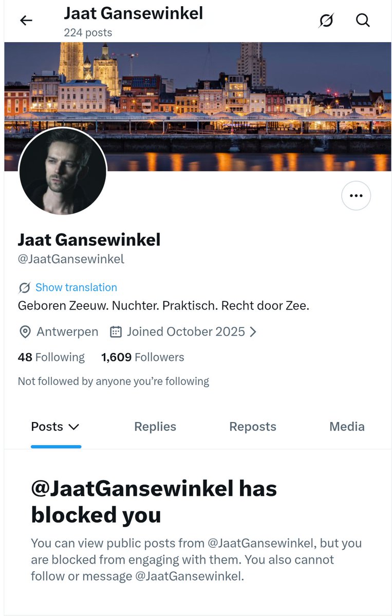 ypiatic2's tweet photo. #blokkeerheld @JaatGansewinkel praat over "linkse morele verhevenheid" terwijl hij iedereen die anders denkt dan hij de maat neemt om vervolgens als een #laf onderkruipseltje op de blokkeerknop te drukken.
Jaat is een #snowflake met een #slachtofferrol en bovenal een #jankbal https://t.co/AiRB3X92Tc