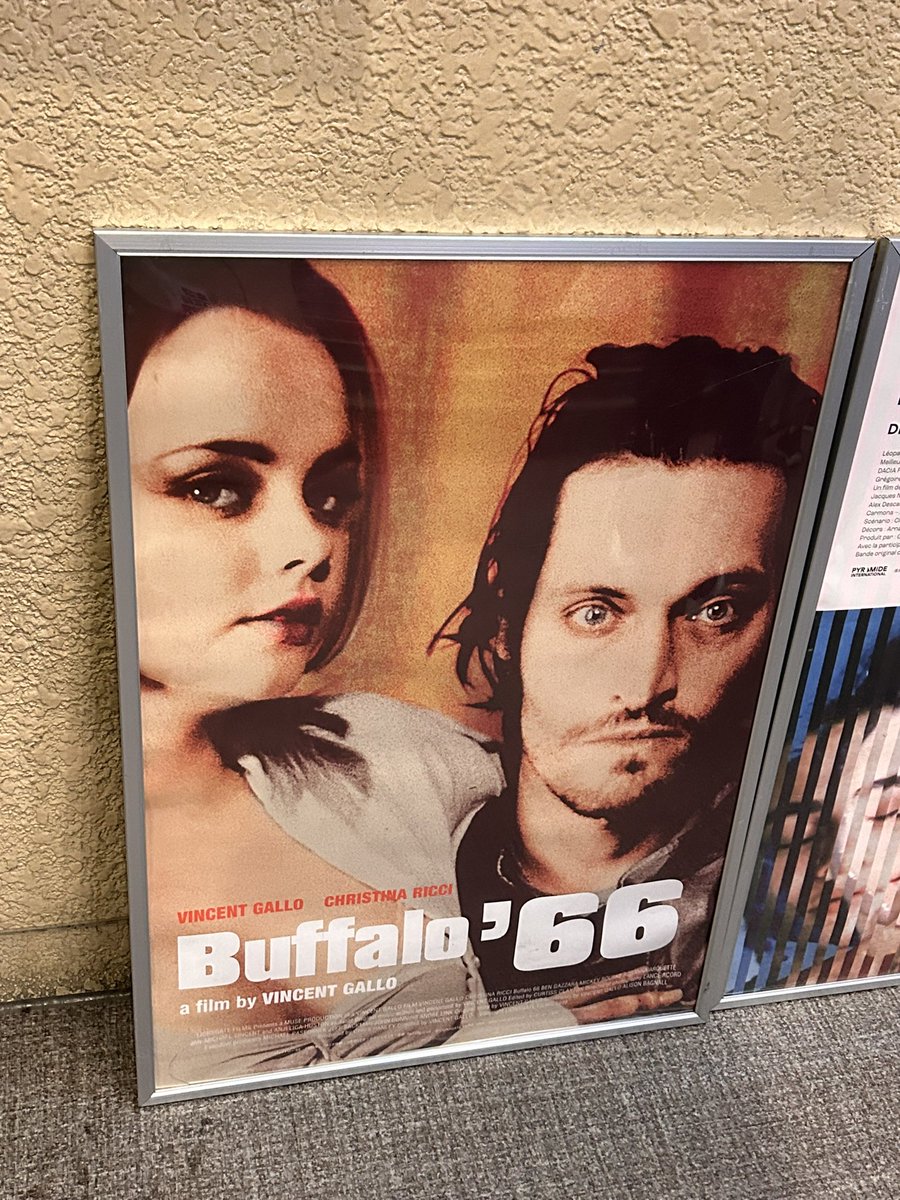 madgto's tweet photo. 目黒シネマで「バッファロー’66」観てきた。本当に最終上映なの？何回か観てるけど涙出そうになるほどよかった。ストーリーわかってるからニヤリとしながら観てたけど、ほんとスコット撃つのやめるあたりから笑いながら涙流す人になってた。めちゃくちゃ好き！ https://t.co/f40qTgg4fn