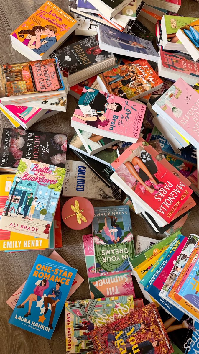 Briellefine's tweet photo. Brain, books and better boundaries>>>>>> https://t.co/0efUHdB2y5