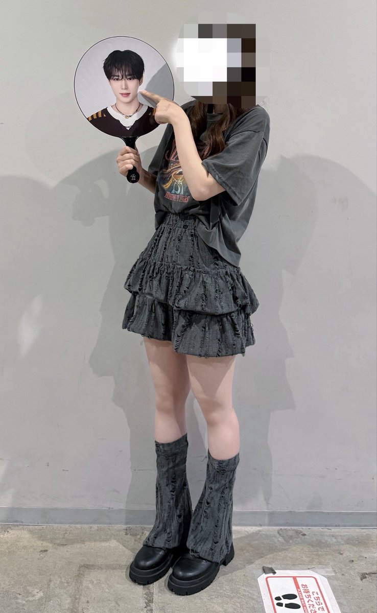 p___cha__'s tweet photo. まって簡さんALD1好きなの！？
見覚えのあるTシャツでびっくりした
私もALLYZですദി  ᷇ᵕ  ᷆  ) https://t.co/ho4blTczPo