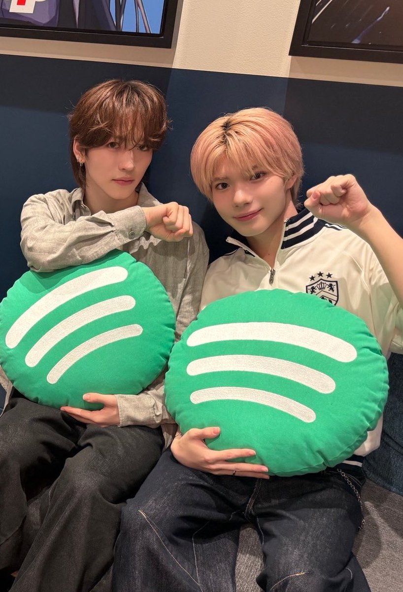 yoshi_kun28y's tweet photo. デカ猫が猫すぎて困り困りでナミダ
需要分かっててほんと天才デスわよ https://t.co/Qov4FbLwYw