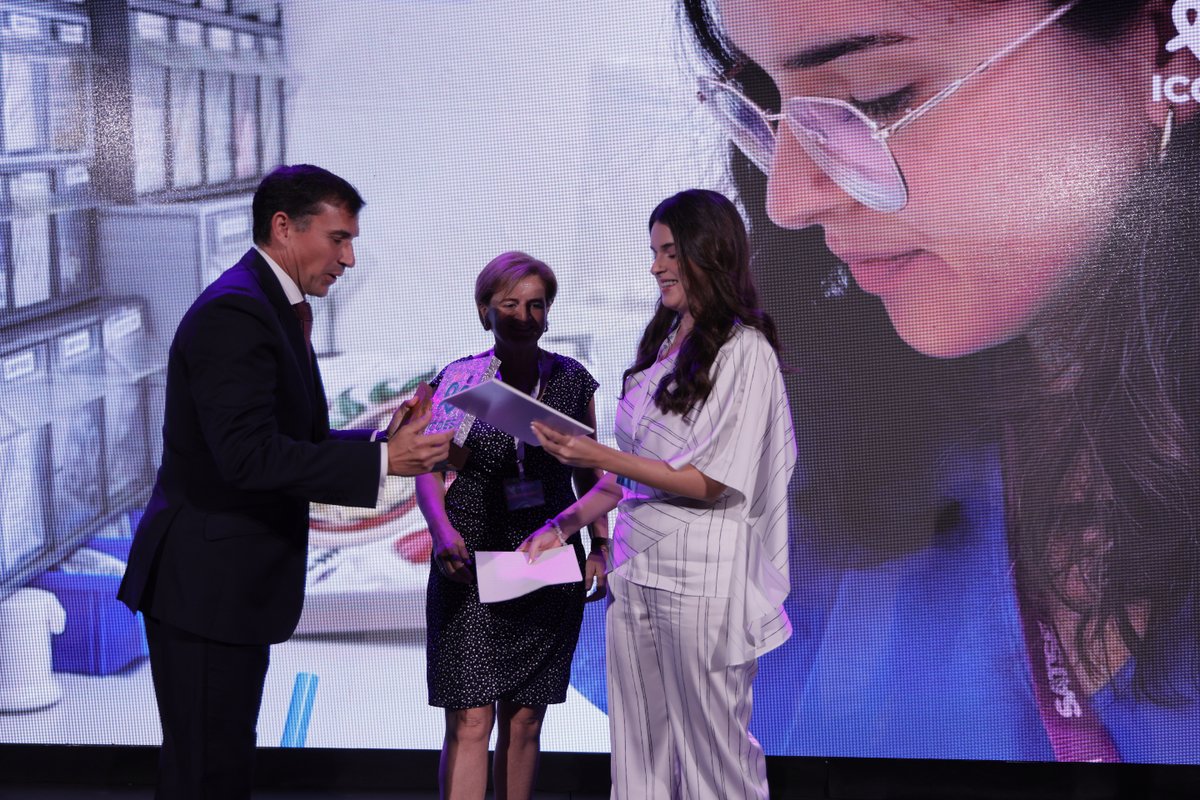 ICOESevilla's tweet photo. 🎉 ¡Enhorabuena a Ángela Carbonell!
Premio al Mejor Estudio de #Investigación ‘Ciudad de Sevilla’, dotado con 4.000 euros, ha sido concedido a la #matrona Ángela Carbonell Montoro
🔎 MÁS: https://t.co/AGPcDSvTNB
@CGEnfermeria @saludand @salud_na
#Enfermería #Certamen https://t.co/sjyP9LUskA