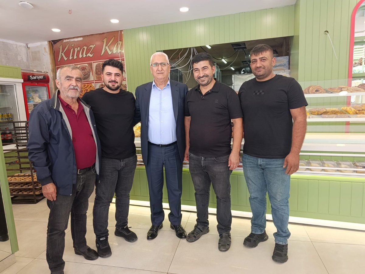 MHPSeyhanKACEP's tweet photo. İlçe Başkanımız Sayın Turgut Bağdağı, esnaf ziyaretleri kapsamında Kiraz Kardeşler Unlu Mamulleri işletme sahibi Engin Bey’i işyerinde ziyaret etti.
Samimi sohbet eşliğinde hayırlı işler ve bereketli kazançlar temennisinde bulundu. https://t.co/MCKDLfRrhh