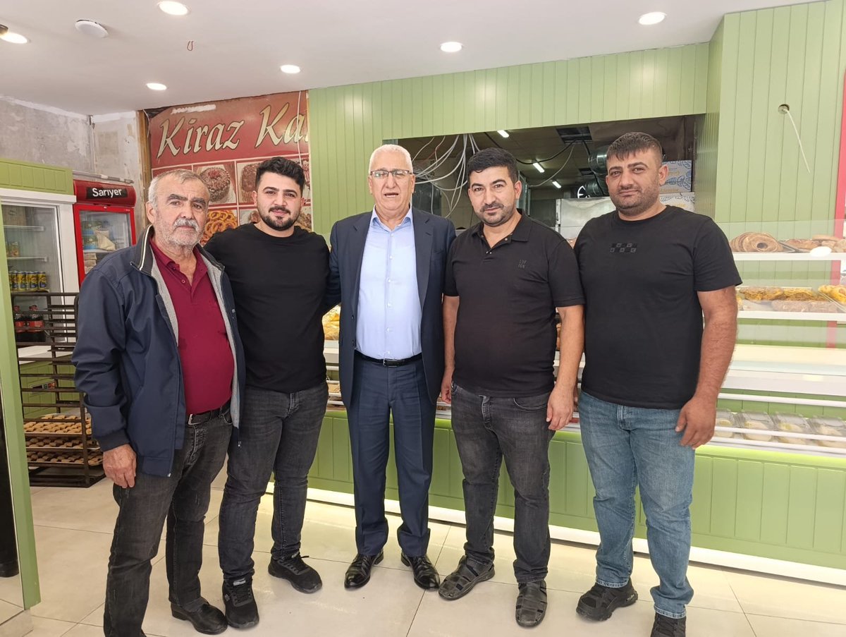 MHPSeyhanKACEP's tweet photo. İlçe Başkanımız Sayın Turgut Bağdağı, esnaf ziyaretleri kapsamında Kiraz Kardeşler Unlu Mamulleri işletme sahibi Engin Bey’i işyerinde ziyaret etti.
Samimi sohbet eşliğinde hayırlı işler ve bereketli kazançlar temennisinde bulundu. https://t.co/MCKDLfRrhh
