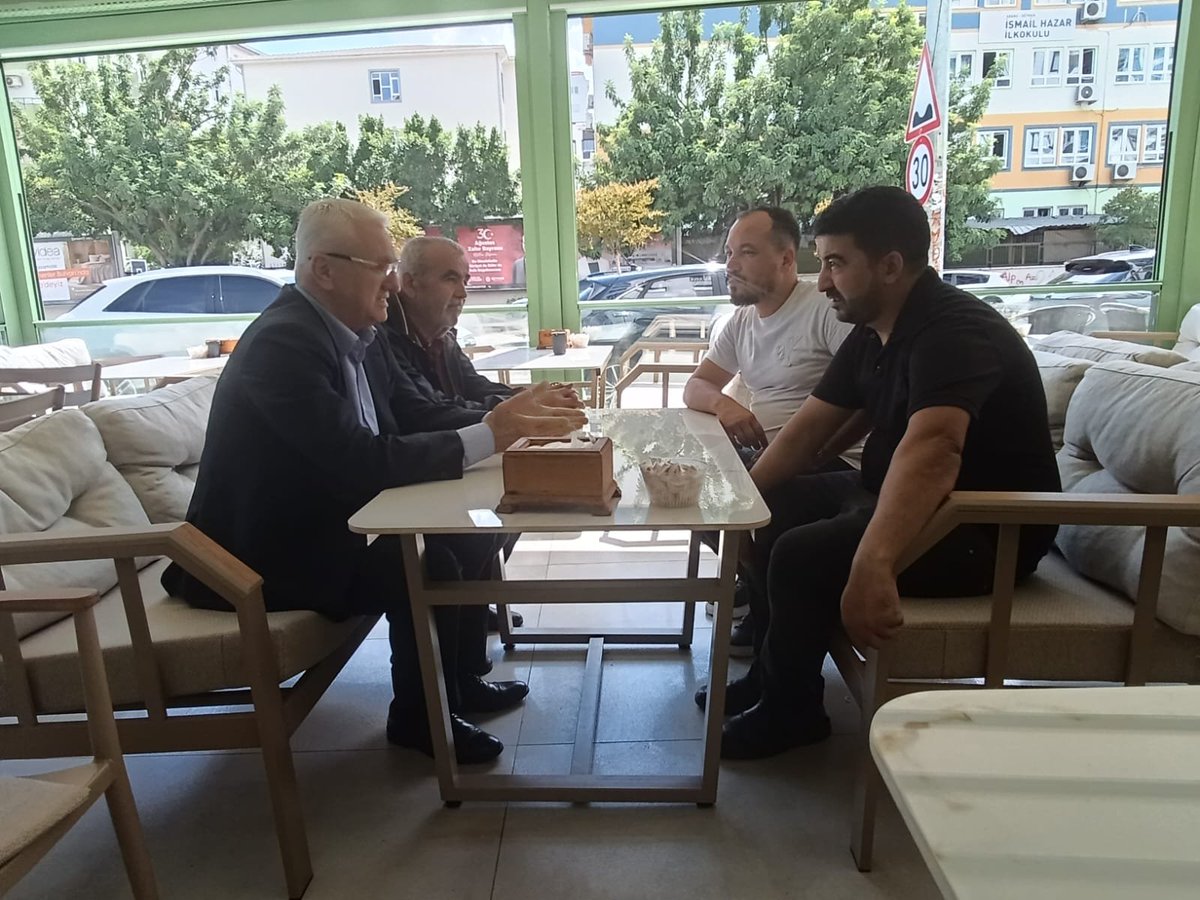 MHPSeyhanKACEP's tweet photo. İlçe Başkanımız Sayın Turgut Bağdağı, esnaf ziyaretleri kapsamında Kiraz Kardeşler Unlu Mamulleri işletme sahibi Engin Bey’i işyerinde ziyaret etti.
Samimi sohbet eşliğinde hayırlı işler ve bereketli kazançlar temennisinde bulundu. https://t.co/MCKDLfRrhh