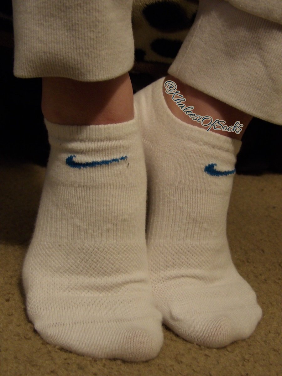 KhaleesiOfSocks's tweet photo. Are my Nike socks turning you on this morning? 😘 Whoops, sorry not sorry 😈 https://t.co/2Hr78H885R
