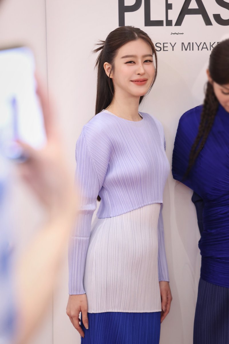 eastern0122's tweet photo. น่ารักมาก 🤍

BAM AT PLEATS PLEASE ISSEY MIYAKE AZURE COLORS

#PleatsPleaseIsseyMiyakexBam
#EverydaywithPLP
#Bamsaralee #แบมสราลี https://t.co/iqzw6WR48V