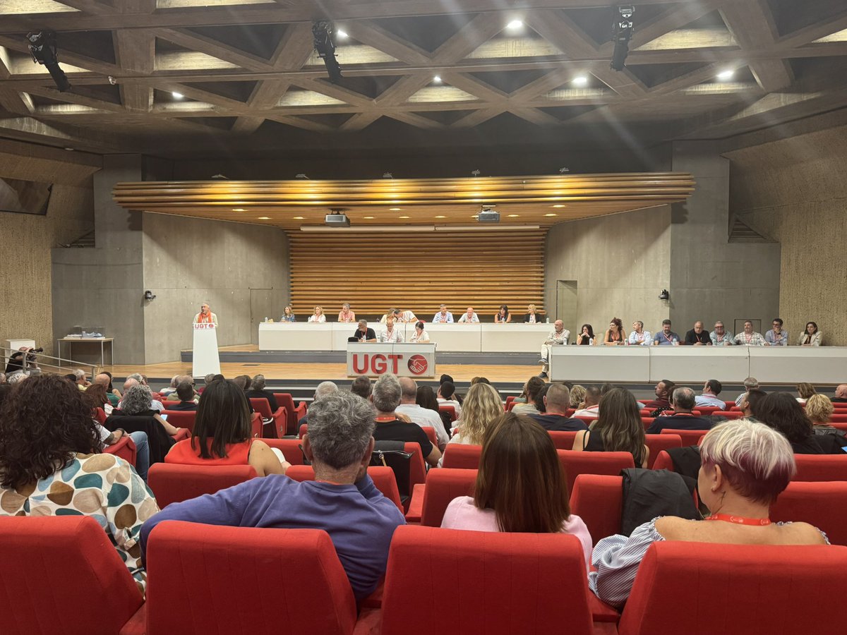 JPMGarci's tweet photo. En el Comité Federal de la @FeSMC_UGT, Ricardo Casas ha sido elegido nuevo secretario general de la Federación de Servicios, Movilidad y Consumo de @UGT_Comunica @FeSMC_UGT @UGT_ILUNION 
¡Enhorabuena y muchos éxitos en esta nueva etapa! ✊ https://t.co/gR9I87uz2B