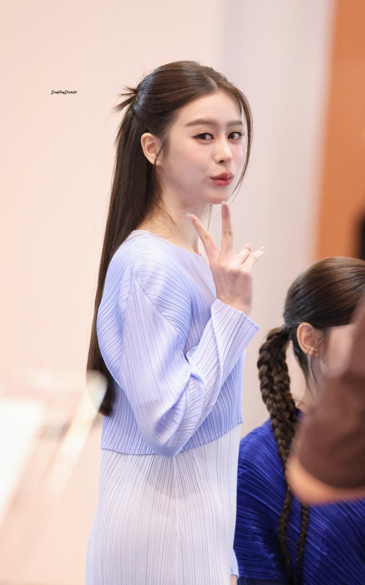 eastern0122's tweet photo. น่ารักมาก 🤍

BAM AT PLEATS PLEASE ISSEY MIYAKE AZURE COLORS

#PleatsPleaseIsseyMiyakexBam
#EverydaywithPLP
#Bamsaralee #แบมสราลี https://t.co/iqzw6WR48V