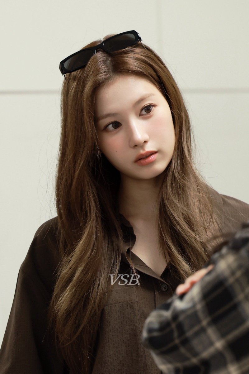 VSB_1229's tweet photo. 261001 FUK 
#트와이스 #TWICE #사나 #SANA #サナ https://t.co/Omx2Lgkr7a