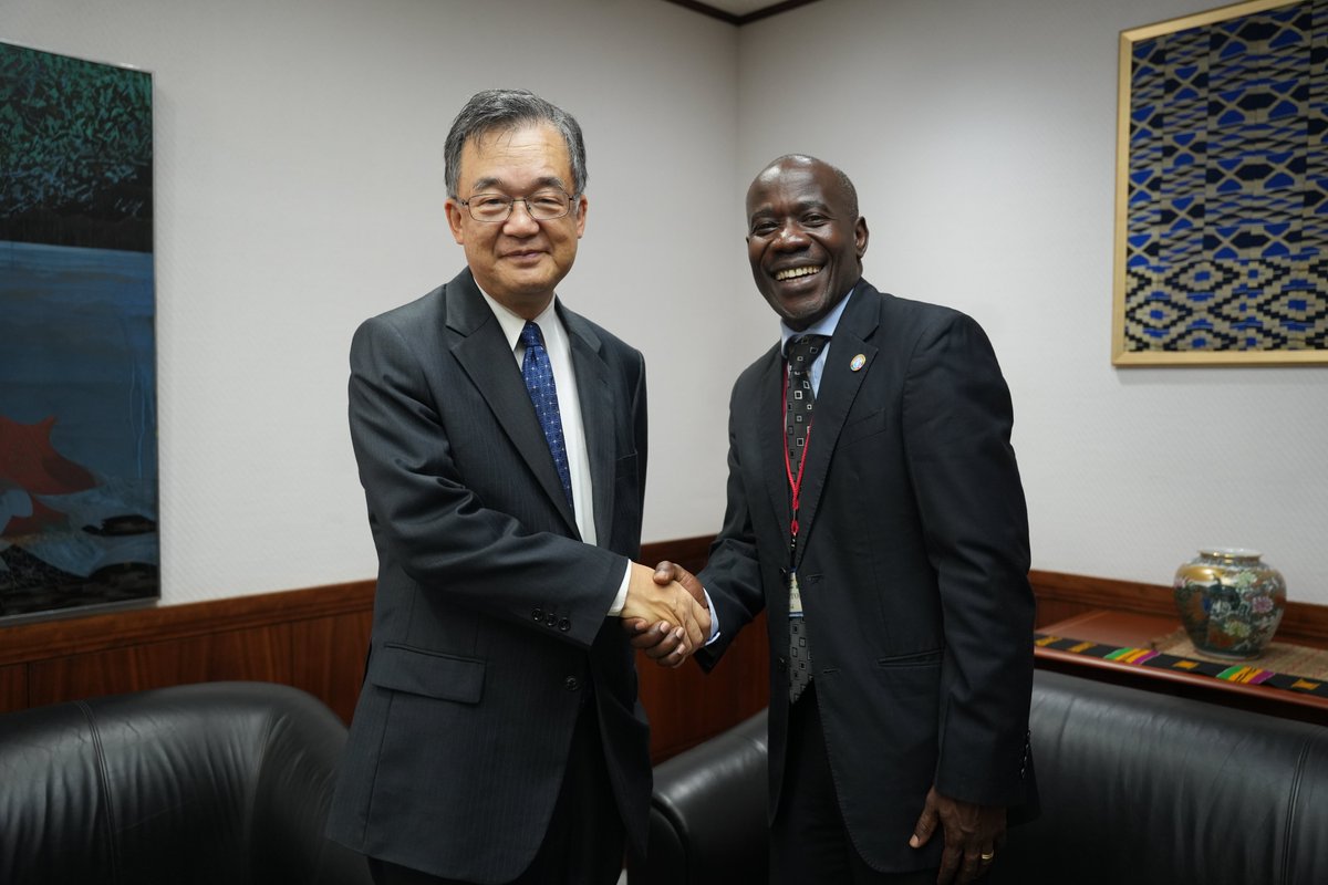 FAOGhana's tweet photo. The FAO Ghana Representative, Dr Meshack Malo, has paid a courtesy call on the Ambassador of Japan 🇯🇵 to 🇬🇭, H.E. Hiroshi Yoshimoto, to strengthen collaboration and explore opportunities to advance sustainable agriculture and food security in 🇬🇭. https://t.co/6Drn7lzwAY