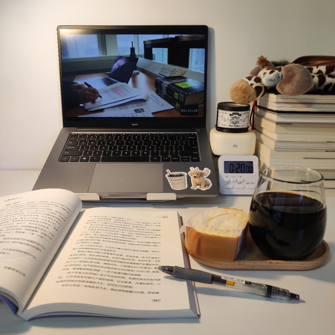 JohnCartersvnh's tweet photo. Chilling to that perfect lo-fi beat after a long week—melodies hitting just right, making every stress melt away. https://t.co/iwUm5Fkool