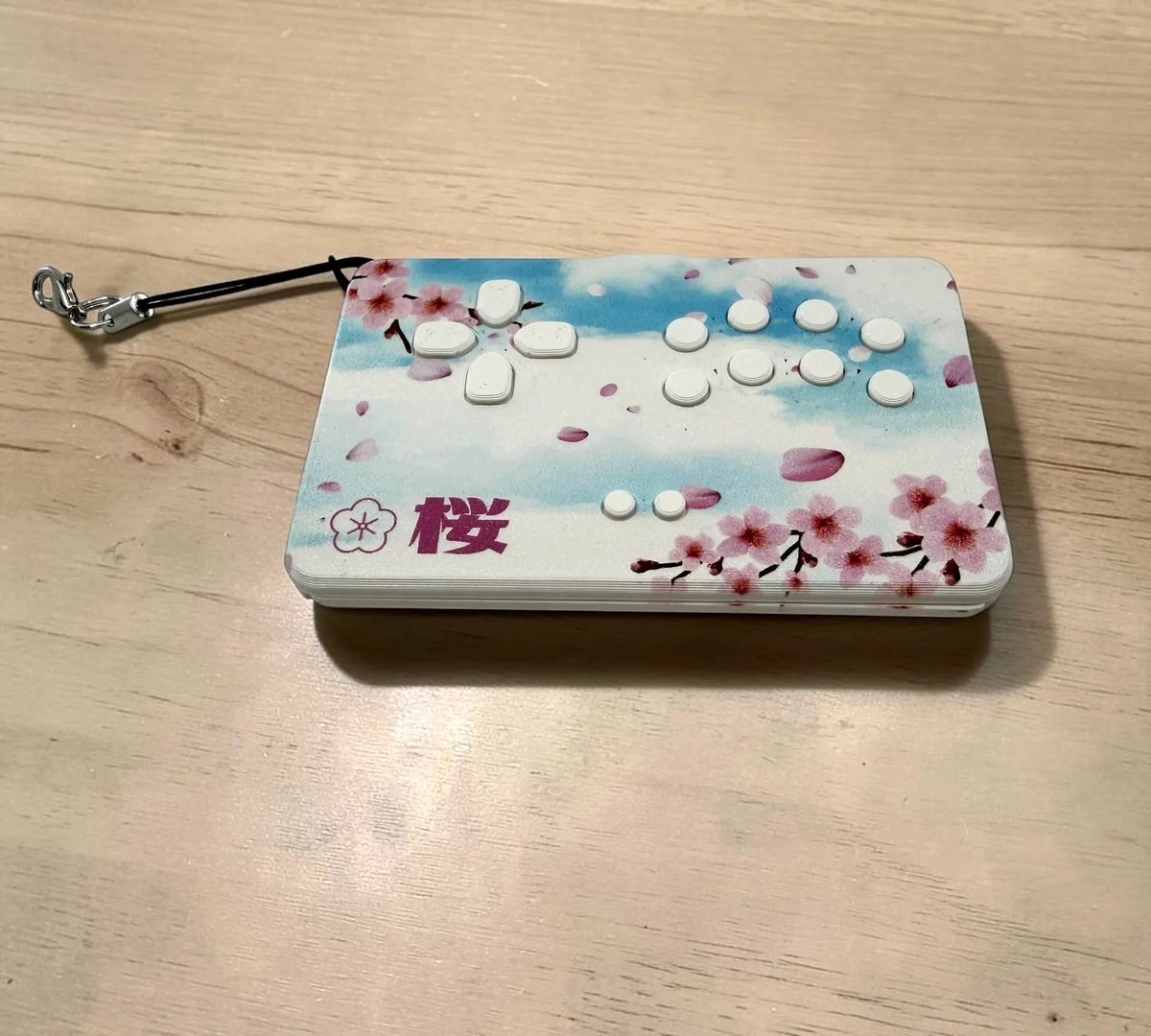 Attasa's tweet photo. [手のひらサイズコントローラー 入荷しました]

ARCADESHOCK アーケードショック レクタングル コーナー カスタマイズド ピコ パッド

桜
エッセンシャルズ
ASTRO CITY

お好みのデザインをお選び頂けます
https://t.co/dCuQ8RnApd

通常色のバリエーションはこちら
https://t.co/eOWyufGfM7 https://t.co/izLvwTdgR1