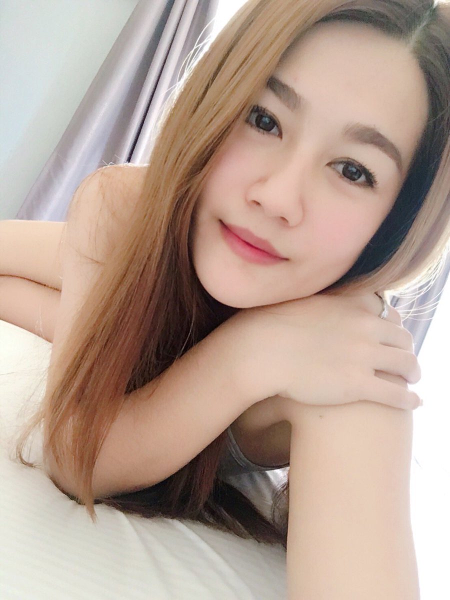 ElianaPalmeter's tweet photo. ขนมไทย "ขนมครก" กะทิเยิ้มๆ
ใช้แป้งข้าวเจ้าและกะทิหอมๆ หยอดบนเตา
รสหวานมันกรอบขอบนุ่มในทานตอนร้อนๆ ที่สุด
เลย
เป็นขนมไทยนวดโบราณที่หาทานง่ายและอร่อย
🆔 Natchar301212
#ทุ่งสง #เทส https://t.co/Dq7GGHXK2O