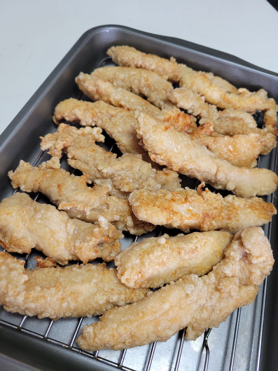 mamamoon0419's tweet photo. 今夜は我が家の定番、ササミの唐揚げとみんな大好きポテトサラダです🤗
代表戦見ながらお菓子を食べるので軽めにしてと🤭
#おうちごはん https://t.co/O4pdNa7Cgk