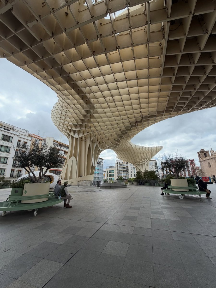 cezar_ibarra's tweet photo. Metropol Parasol https://t.co/OlIYIX1k7t