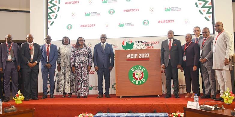 AgbetiDjery's tweet photo. Prévu les 7 et 8 avril 2027 à Lomé, le Forum d’Investissement de la CEDEAO ambitionne de réunir plus de 1 000 participants, 200 acteurs du développement issus de 15 pays et de présenter un portefeuille de 40 projets.

#EIF2027 #Togo #Lomé #CEDEAO #Investisseurs #BIDC https://t.co/MTYKPAB2nu