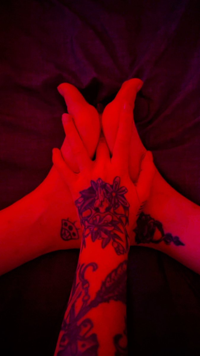 AquariusGoddesa's tweet photo. Looking for someone to spoil me just a little bit 💋💋 of course I’ll be amazing to you. Just msg me and find out 😇 😈 #relate #fetish #kink #dmme #chatwithme #spoilme #daddy #zaddy #vibe #sub #dom #friendship #tellmewhatyoulike https://t.co/5PU8ODLqlC