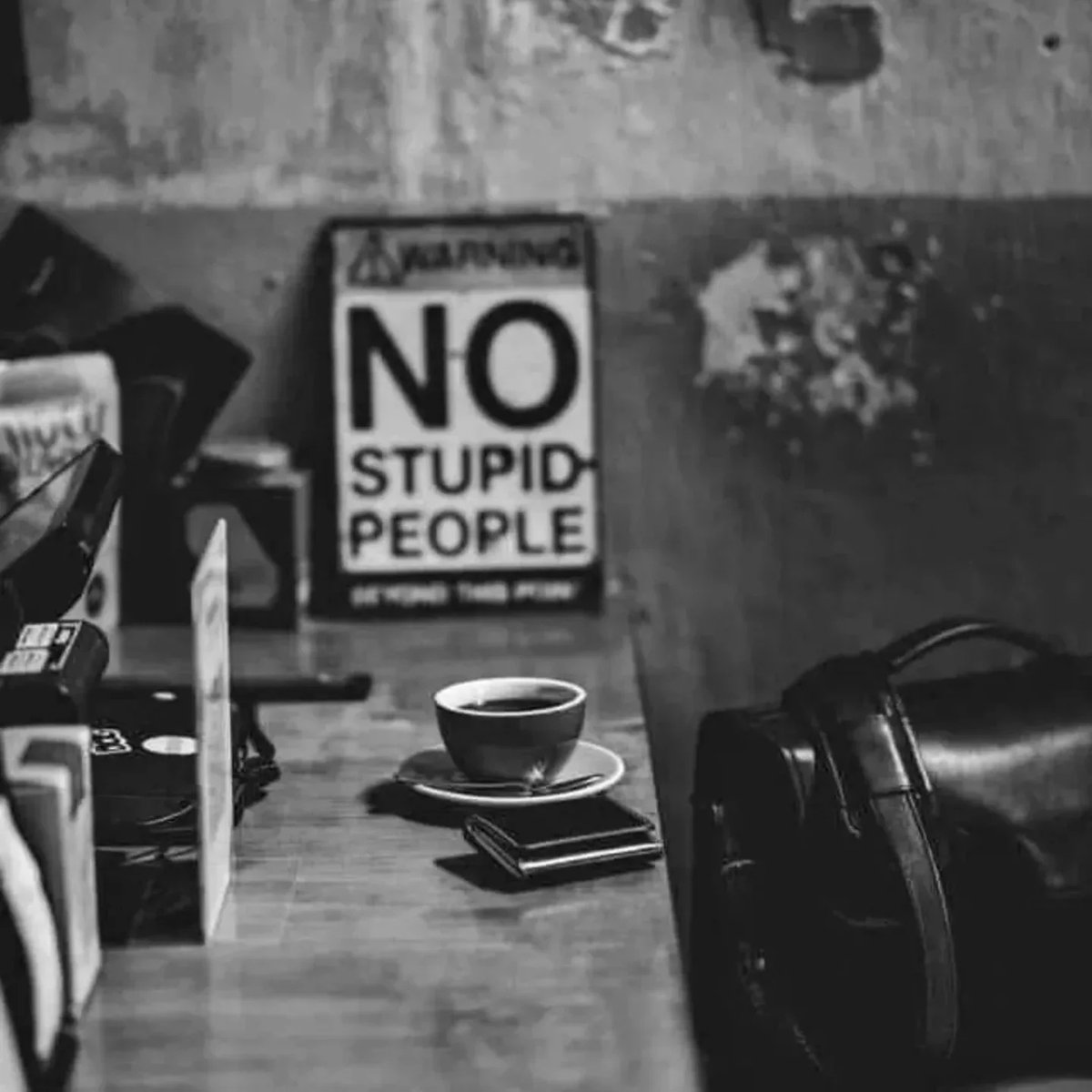 widloro's tweet photo. "Nem toda a gente tem acesso ao meu café. É um privilégio. ☕🔒😂"..... #CaféComCritérios #SemDesculpas #NoStupidPeople #BoasVibrações #MinhaEnergia CaféDaManhã https://t.co/qECOezjT69