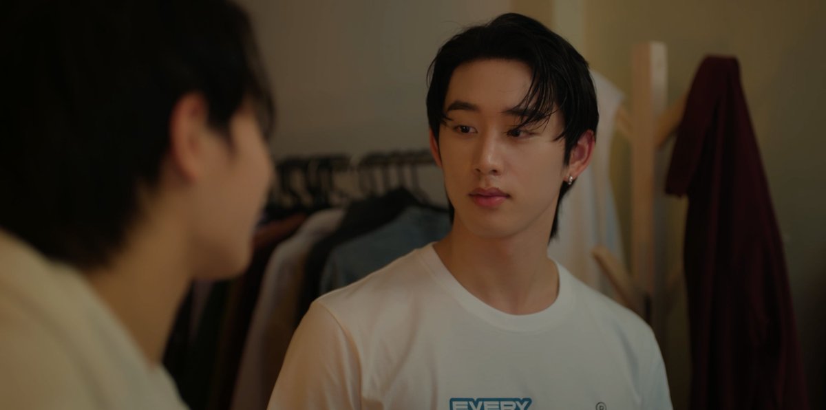 GMMTV's tweet photo. ขี้อ้อน ยิ้มหวาน ดูแลดี ง้อเก่ง ป้าให้เลย อันดับ 1 นะคนนี้ 🤏🏻💗
#YouManiacSeriesEP6
@Williamjkp1 @EstRvp https://t.co/4o9Q1SMb1B