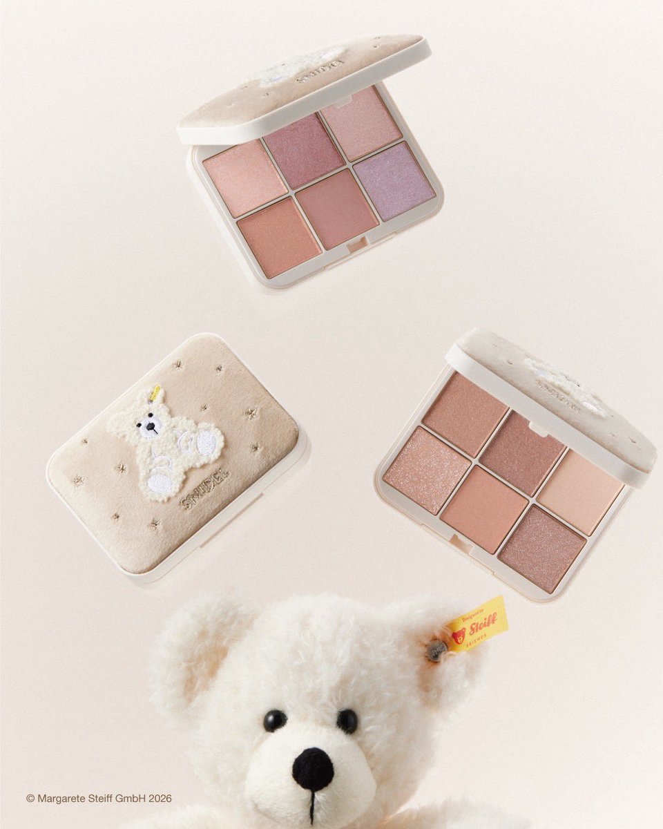 snidel_beauty's tweet photo. ／
SNIDEL BEAUTY×Steiff
2026 Holiday Collection🧸🤍
＼

▫SNIDEL アイデザイナー n
6,600円(税込)

♡EX07 Quiet Hug〔画像中央〕
目を引く、儚げ透明感をまとう
モーヴピンク🩷

♡EX08 Warm Blanket〔画像右〕
まろやかで、優しくあたたかみのある
コーラルベージュ🤎

⭐2026 Holiday CollectiSNIDELon 1st
2026年10月16日（金）予約開始
2026年10月30日（金）全国発売