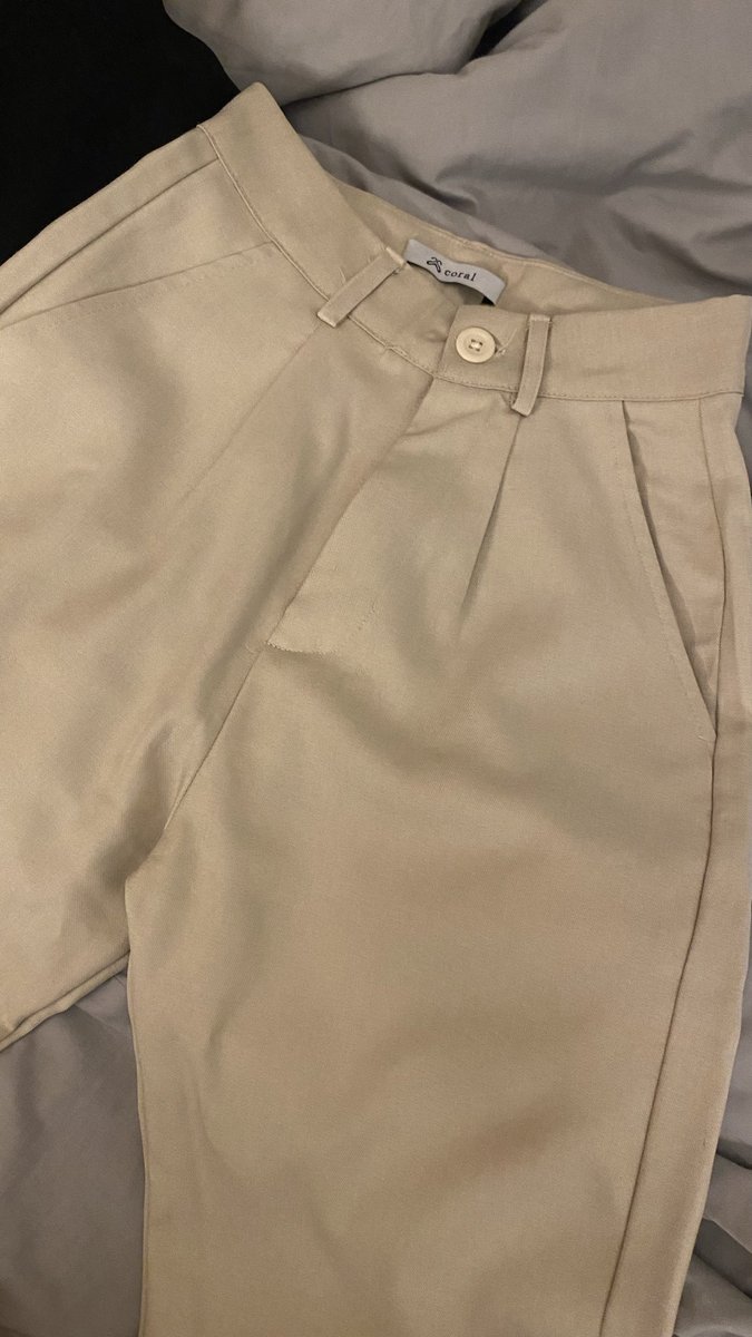 aexiospreloved's tweet photo. preloved cream loose pants 40k, dm for details, bisa toko oren🍊

#wts #zonauang https://t.co/MTNAGPMDOa