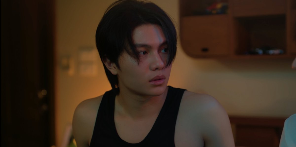 GMMTV's tweet photo. มอธแค่อาจจะยังไม่ชินที่นอน ไม่เป็นไรน้าาาา 🫳🏻
#YouManiacSeriesEP6
@Williamjkp1 @EstRvp https://t.co/jeLub2N2pP