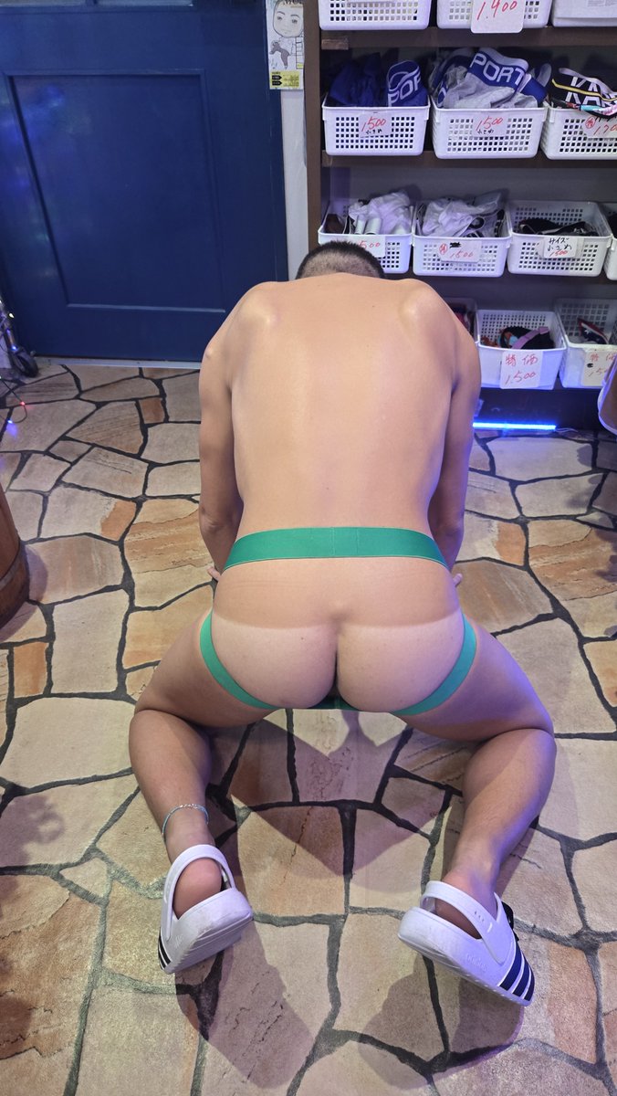 namako_bi's tweet photo. 気になってたけど売り切れになってたGX3のパンツがあった。これだけでも大阪に来た甲斐がありました！ついでにケツワレも購入。
あと素敵な一期一会もありました笑
@komitukuinnhid1 https://t.co/Q6UCrf2sVd