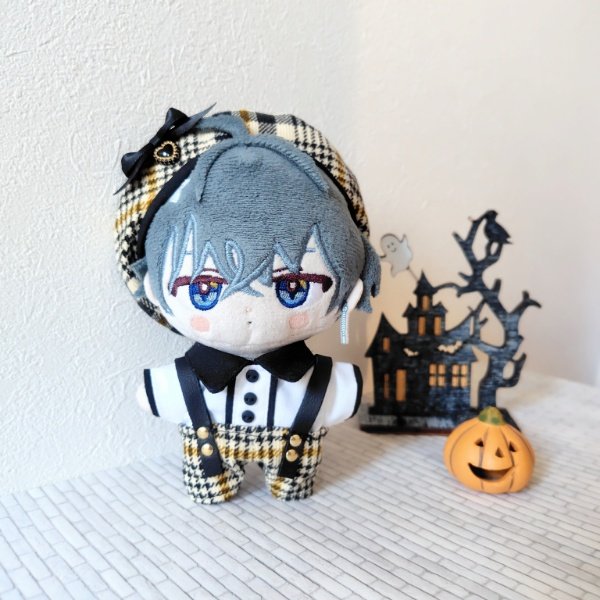 ichie3ee's tweet photo. ベレー帽、シャツ、サスペンダーパンツを作りました 🎃

秋っぽさを感じられるデザインになってたら嬉しいな✨️ https://t.co/6gSKXnzlfB