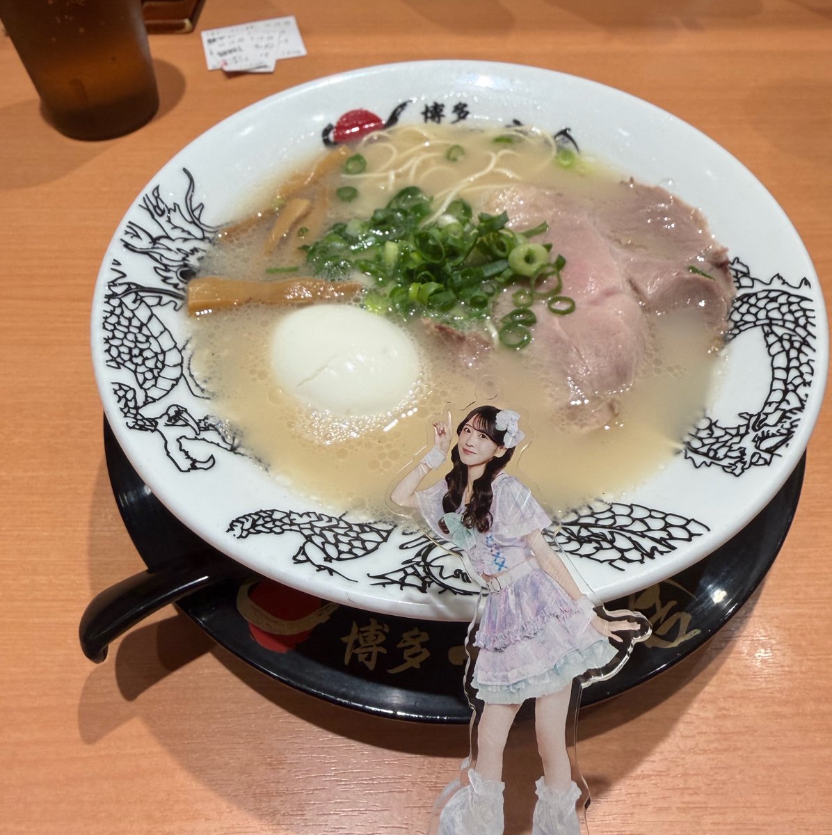 sakura421_fz's tweet photo. 福岡旅終。
ラーメン、優衣ちゃんだよ~🍜
#ゆいとラーメン https://t.co/bj30qOJbIs