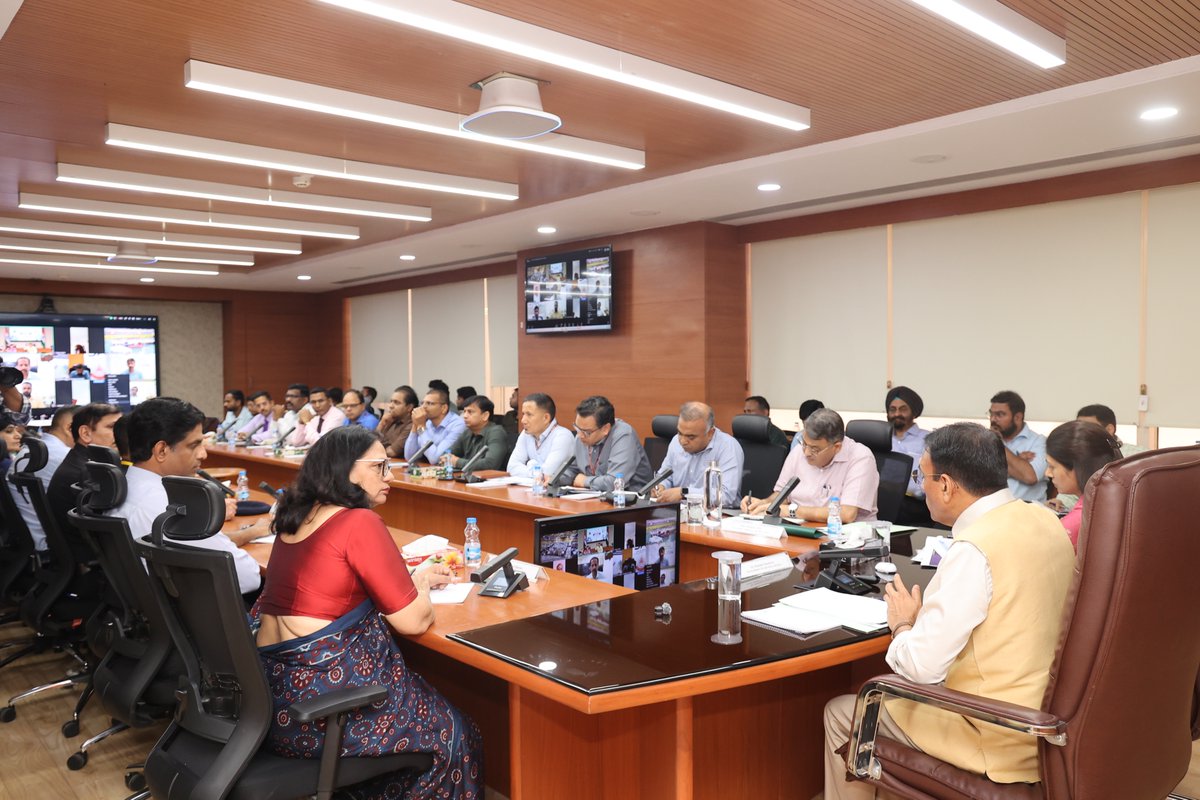 mansukhmandviya's tweet photo. जमीनी स्तर पर खेल प्रतिभाओं को निखारने के लिए आज NSRS पोर्टल पर 'Physical Education Professionals Module' का शुभारंभ किया।

आदरणीय प्रधानमंत्री श्री @narendramodi जी के विजन के अनुरूप, यह पहल हमारे Physical Education शिक्षकों को सशक्त कर नए चैंपियन तराशने में मदद करेगी।

मेरा सभी Physical Education Professionals से आग्रह है कि वे इस पोर्टल पर अपना रजिस्ट्रेशन जरूर करें: https://t.co/ghWowXU4zN