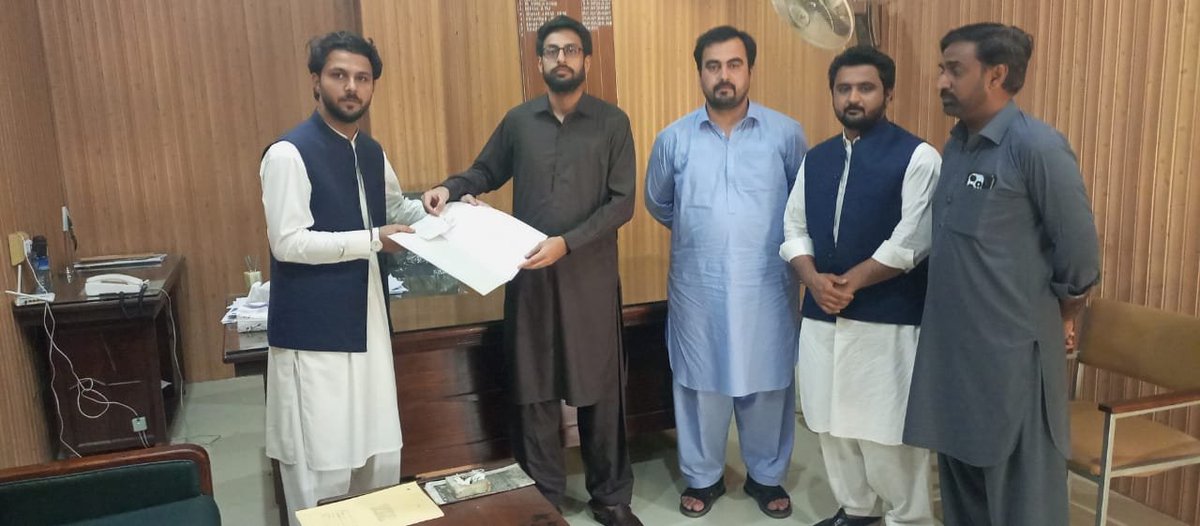 DYOKarak's tweet photo. MOU signed between Jabiru Labs (Pvt.) Ltd. and Deputy Commissioner Karak for the District Digital Marketplace https://t.co/uBAqSNhfab. The platform empowers local businesses to showcase products, build online presence, and unlock new digital growth opportunities. https://t.co/fnZ6YwuSft
