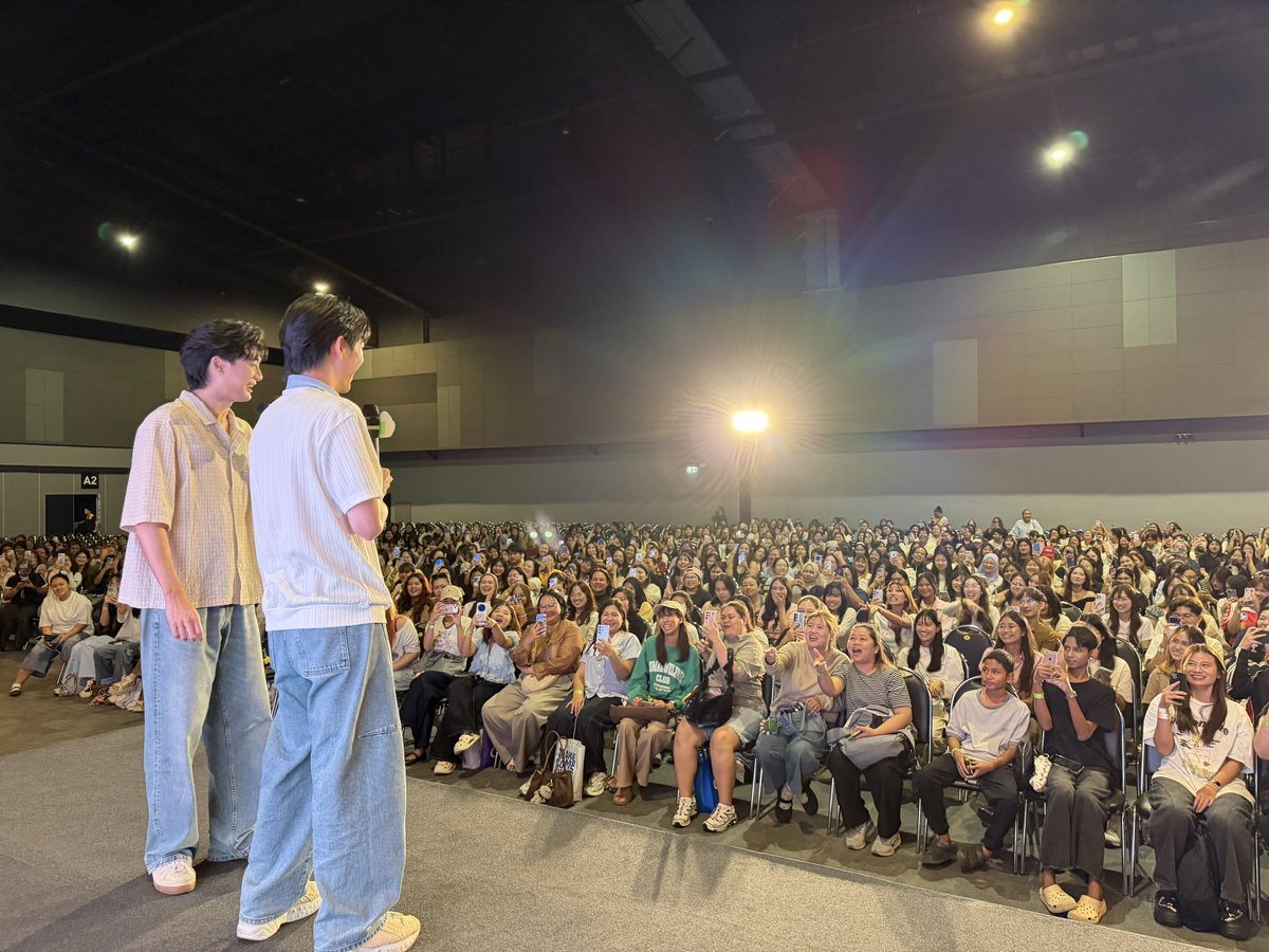 GmmtvShop's tweet photo. เซฟ-ฟรัง ดีใจที่ได้เจอทุกคนมากเลยน้า ขอบคุณทุกคนที่มาเจอกันวันนี้นะครับ ไว้มาเจอกันอีกนะครับ

@save_saisawat @francnrp
 
#GMMTVFANIVAL2026HappyFamilyxSF
#GMMTV https://t.co/vyoyfQh5QL