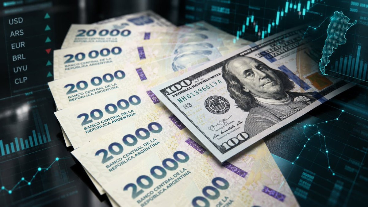 Cronistacom's tweet photo. Dólar en octubre: menos oferta, presión preelectoral y la incógnita sobre cuánto dejará subir el Gobierno https://t.co/WNVuw0moy3 https://t.co/TGDg8cpzfx