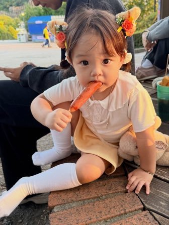 belovjjed's tweet photo. Mau sosis gak no?                               Mau🙁 https://t.co/ACeVOsdGNT